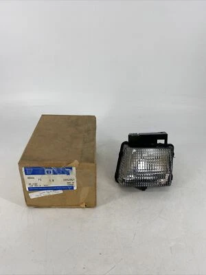Luz de estacionamiento genuina OEM GM 5974957 lado del conductor izquierdo Chevrolet 1990 Lumina  Foto 1 de 4