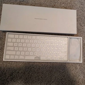 APPLE MAGIC KEYBOARD A1644 AND MAGIC MOUSE A1657 Set NIB NO CABLES - Picture 1 of 2