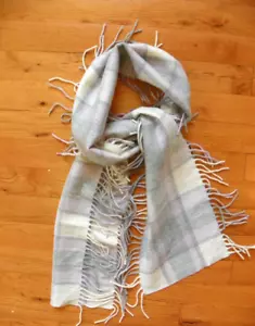 Beautiful 100% Cashmere Gray White Lavender Plaid Soft Scarf Fringe Sides - Picture 1 of 6