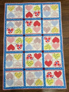 Project Linus Handmade Quilt Lap Baby Security Decke Herzen Cottagecore 28x41 - Bild 1 von 6