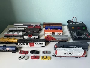 Lot of Vintage HO Train Cars, Locomotives , Automobiles + Controller - Picture 1 of 10