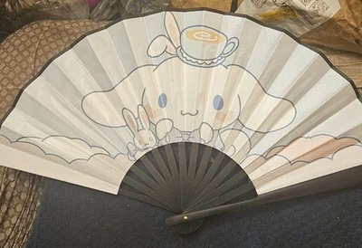  Ventilador de mano exterior de tela de seda y bambú Sanrio Cinnamoroll Picture  Foto 1 de 4