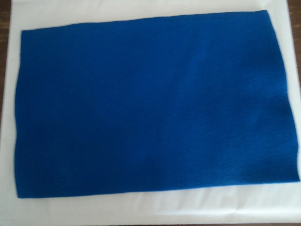 FEUTRINE - lot de 2 plaques de feutrines - dimensions 20 * 30 cm - BLEU - Photo 1/1