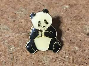 SPILLA DA BAVERO VINTAGE SEDUTA ORSO PANDA / ERRATO052 - Foto 1 di 3