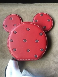 Neu mit Etikett Disney x Coach 1941 Minnie Mouse Ohren limitiertes Münzetui rot mit Kette - Bild 1 von 5