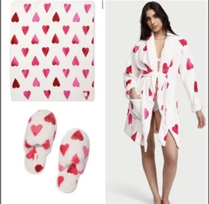 Victoria Secret Sherpa Blanket Pink & Red Hearts 60" x 50" Robe M/L Slippers  M - Bild 1 von 7