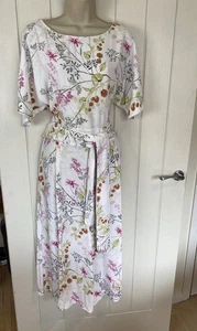 Beautiful Floral M&S Wide Leg Size 10 Cropped Jumpsuit - Picture 1 of 12