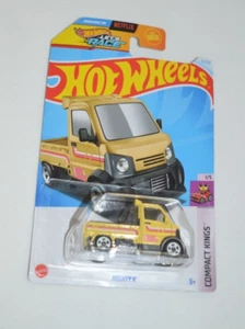 HOT WHEELS 2024 COMPACT KINGS 1/5 - MIGHTY K METALLIC CREAM - Picture 1 of 5