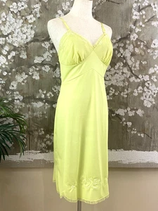 MUNSINGWEAR DESIGNER LINE 34 Short Lime Green Embroidered Lace Sheer Slip N/MINT - Picture 1 of 14