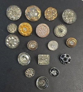 Konvolut 18 Vintage Klarglasknöpfe mit Goldglanz und Strasssteinen - Bild 1 von 9