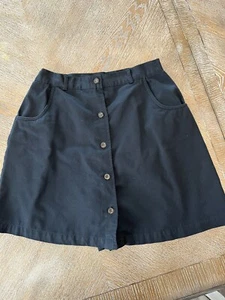 Karen Scott schwarzer Skort Gr. 12 zierlich Stretch elastische Taille 30” Länge 19” Knöpfe - Bild 1 von 6