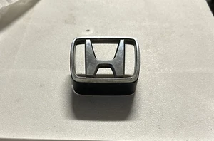 Genuine 1982-1983 Honda Accord Front Grill Emblem, badge SA5-0100 - Picture 1 of 4