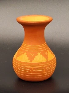 Signed " J/D NAV 09" VASE Southwest Americana Mini POTTERY 3” Hand Etched. - Picture 1 of 18