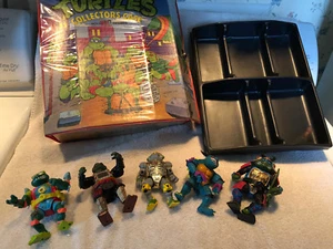 Vintage Teenage Mutant Ninja Schildkröten Etui mit 5 Figuren-Schrägstrich, Metalhead, 1990 - Bild 1 von 10