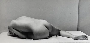 Andre De Dienes descansando desnudo gelatina plateada estampado fotográfico años 60 fotografía de mujer certificado de autenticidad - Imagen 1 de 6