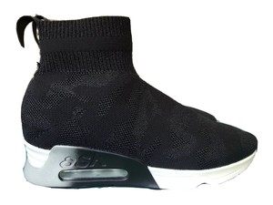 ash trainer boots