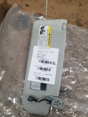 Parasol para pasajeros VIN K sedán de octavo dígito iluminado se adapta a 07-10 JETTA 208920 Foto 1 de 4