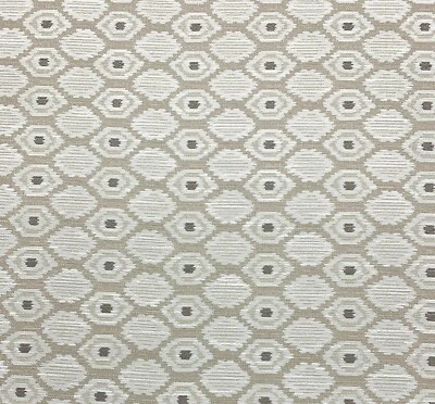 TELA DE PANAL BEIGE GEO DISEÑO BALLARD SOMBRA DUNE InsideOut® por yarda 57"W Foto 1 de 4