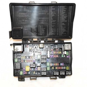 68192083AD Integrated Power Distribution Fusebox Module Fits 13-14 RAM 1500 B407 - Picture 1 of 10