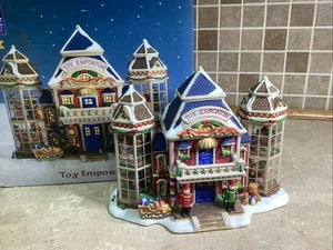 Lemax Carole Towne Christmas Toy Emporium 2004 Ceramic Village w Light Cord-8” - Picture 1 of 9