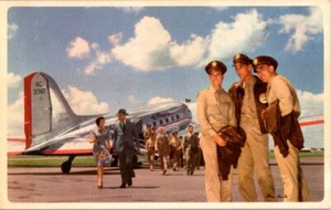American Airlines - Douglas DC-3 mit Passagieren - Postkarte - Bild 1 von 2