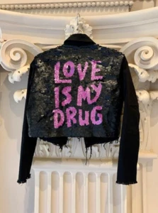 Rock ‘N Karma "LOVE IS MY DRUG" Cropped jacket Size Small - Picture 1 of 3