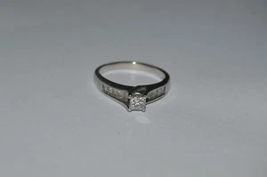 Anillo de calibre de diamantes 900k (oro platino) para dama (talla 8,25) 6,65 gramos - Imagen 1 de 15
