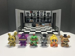 FUNKO • Five Nights At Freddys • 6 Mystery Minis & Chica Store Room Diorama FNAF - Picture 1 of 14