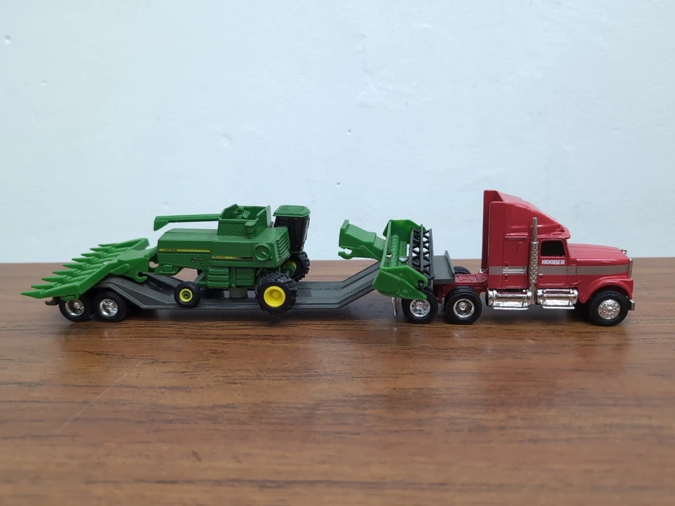 1/64 Ertl Toy Hoober Tractor Trailer Truck Dealership Set Case IH - Image 1 of 3