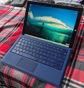 Microsoft Surface Pro 3 - i7-4650U, 8GB RAM, 512GB SSD, Keyboard & Pen - Picture 1 of 6