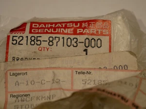 Original Daihatsu 52185-87103-000 STOßST HALTER - Picture 1 of 8