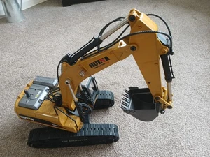 RC HULNA 360 EXCAVATOR MODEL - Picture 1 of 7
