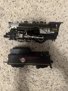 Lionel Trains Santa Fe Flyer 0-8-0 Steam Locomotive w/ Whistle Tender #8689 - Picture 1 of 5