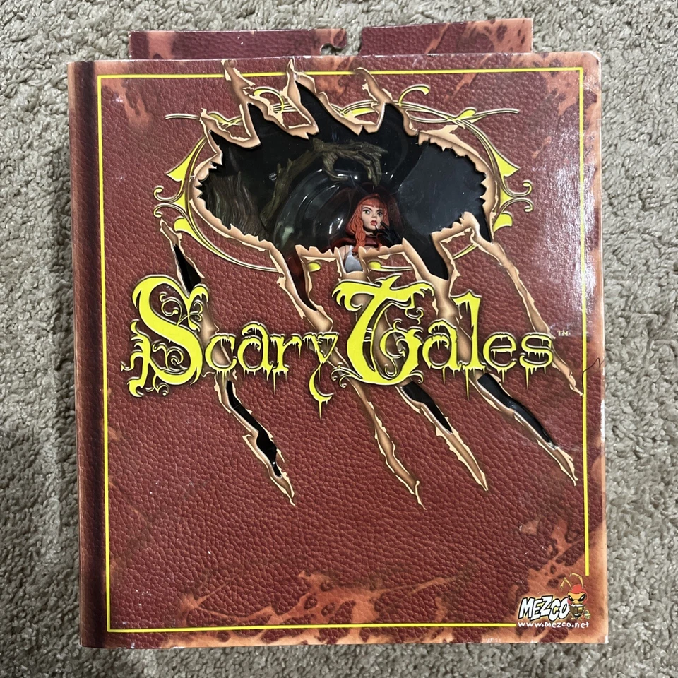 Mezco Scary Tales - Caperucita Roja Lil’ - 2001  Foto 1 de 4