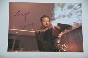 Milo fan signed 20x30cm wild card photo autograph / autograph in person