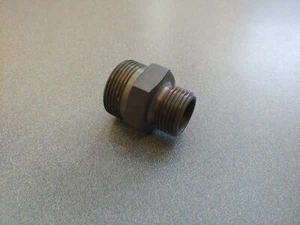VERY NICE USED ORIGINAL PORSCHE 911 914-6 BLOCK OIL LINE COUPLER ADAPTER 1965-71 - Picture 1 of 4
