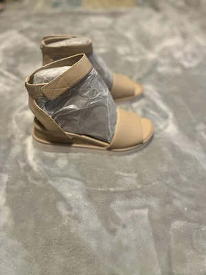 Gianni Bernini Claraa 9M Heels T Strap Peep Open Toe Nude Shoes Natural Leather - Image 1 of 4