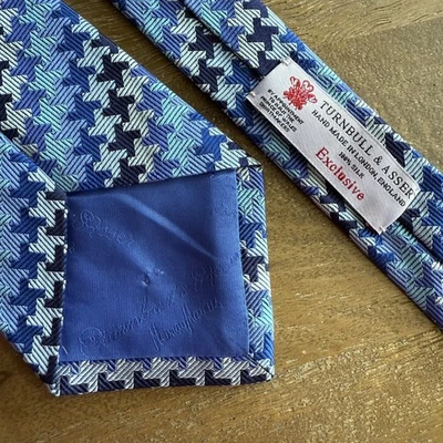 Corbata Turnbull Asser Neiman Marcus Geométrica Azul Exclusiva Texturizada Inglaterra Foto 1 de 4
