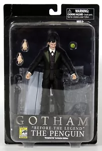 The Penguin "Roughed Up" Gotham Figure D.S.T SDCC 2015 Esclusiva 1 di 150 SIGILLATA - Foto 1 di 7