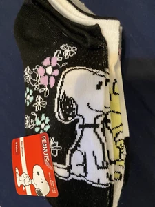 Snoopy & Woodstock Women's 5 Pair No Show Socks Size 9-11 Shoe Size 4-10 - Picture 1 of 6
