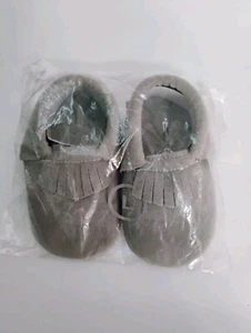 Baby Girl's Large 18-24m Gray Moccasins Slippers - Picture 1 of 4