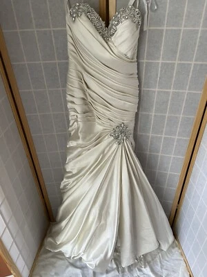 Pnina Tornai Wedding Dress Rushed Heart Neck Size 6 Gown 2-4 Street Dress - Image 1 of 4