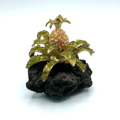 Figura de decoración del hogar con incrustaciones de piedra de piña de roca de lava negra Hawaii Foto 1 de 4