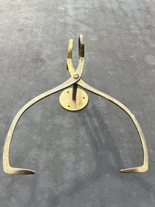 Vintage Patina Brass Wall Mount Ice Block Tongs Paper Towel Holder - Picture 1 of 6