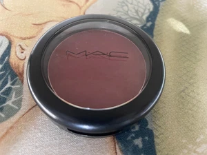 NWOB MAC Powder Blush FEVER Slightly Damaged - Picture 1 of 3
