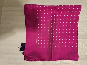 Cuadrado de bolsillo de seda Ralph Lauren estampado rosa lunares hecho en Italia - Imagen 1 de 3