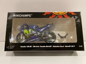 Minichamps 1-12 - Valentino Rossi - 2017 - Yamaha YZRM1 - MotoGP - Picture 1 of 4