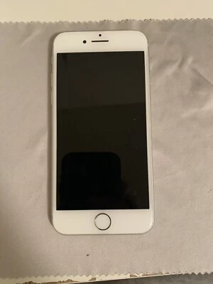 Apple iPhone 7 - 32GB - Argento - Immagine 1 di 4