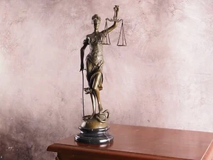 Justice Bronze Statue on Marble - 46.5cm Sculpture Goddess of Justice - Picture 1 of 8