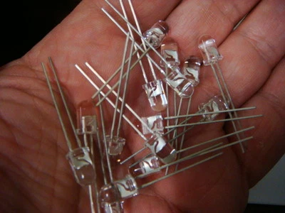 One Lot 125 pcs OSRAM SFH203 SILICON PIN PHOTODIODES - NEW and UNUSED - Image 1 of 4